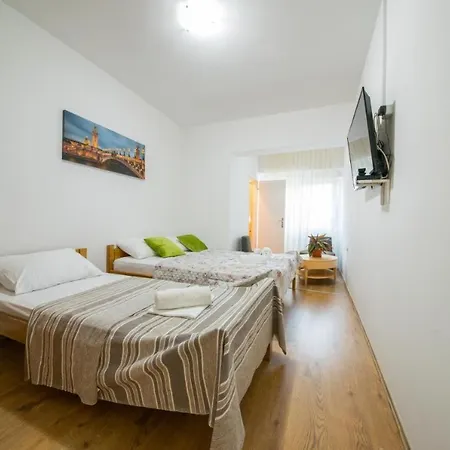 Riviera, Ξενοδοχείο Starigrad Paklenica