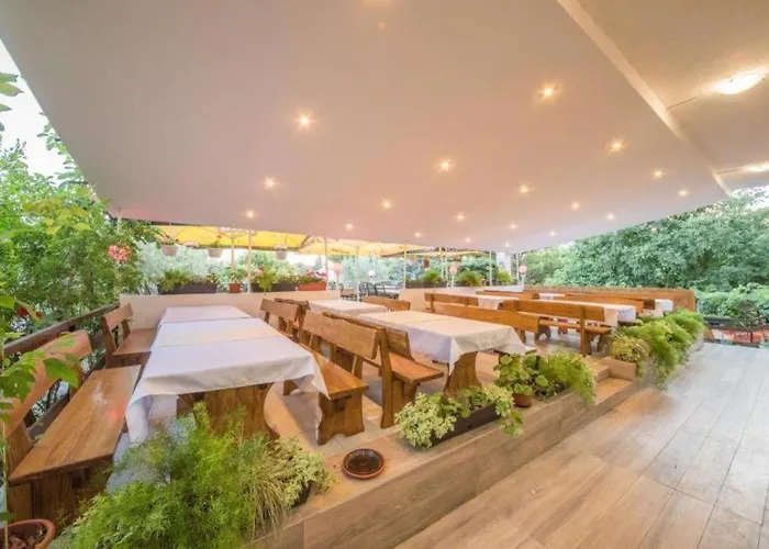 Отель Riviera, *